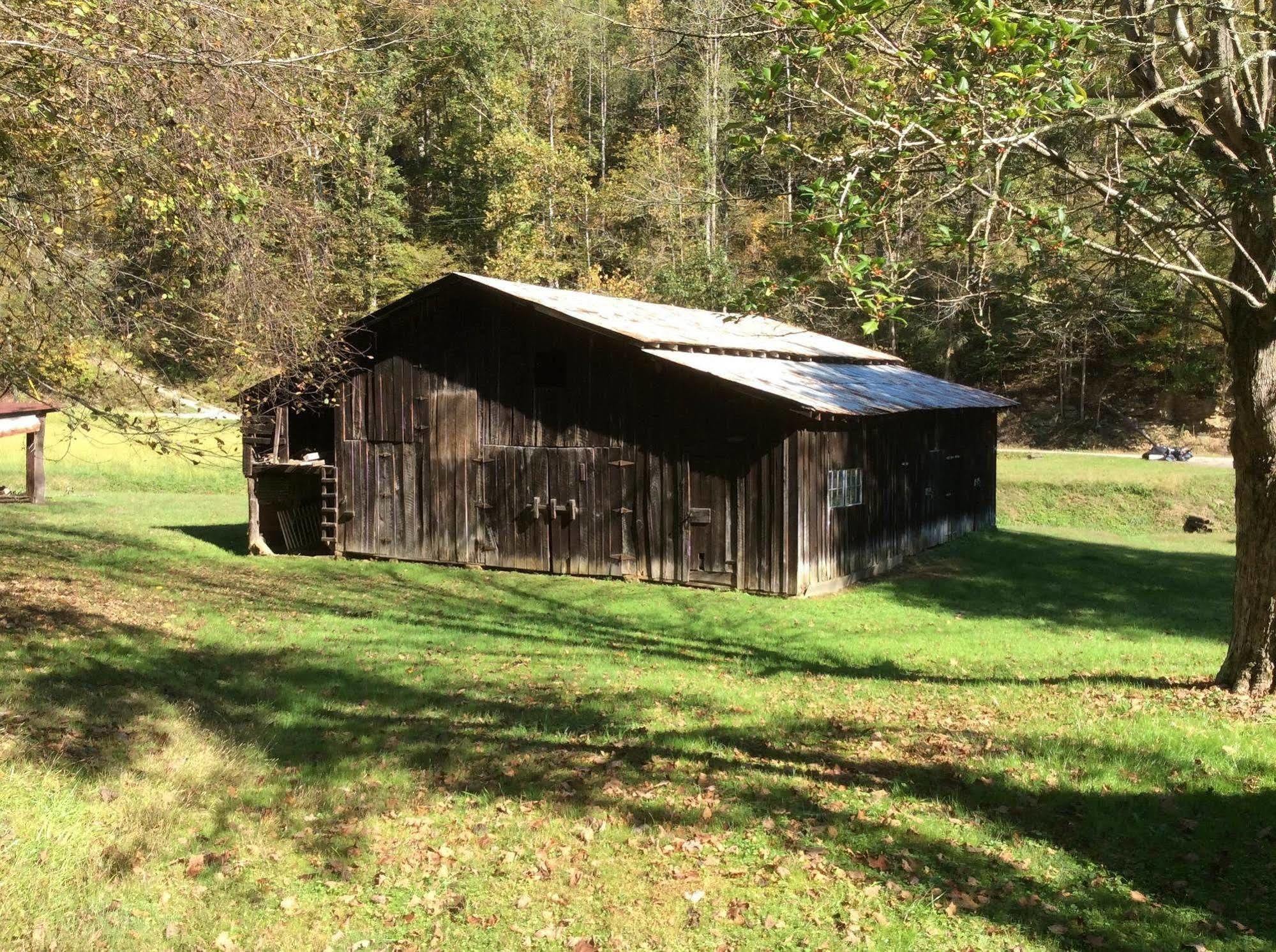 Отель Country Road House Clendenin Экстерьер фото